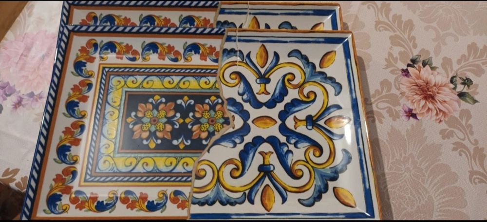 Set 2 tavite  platouri deosebite