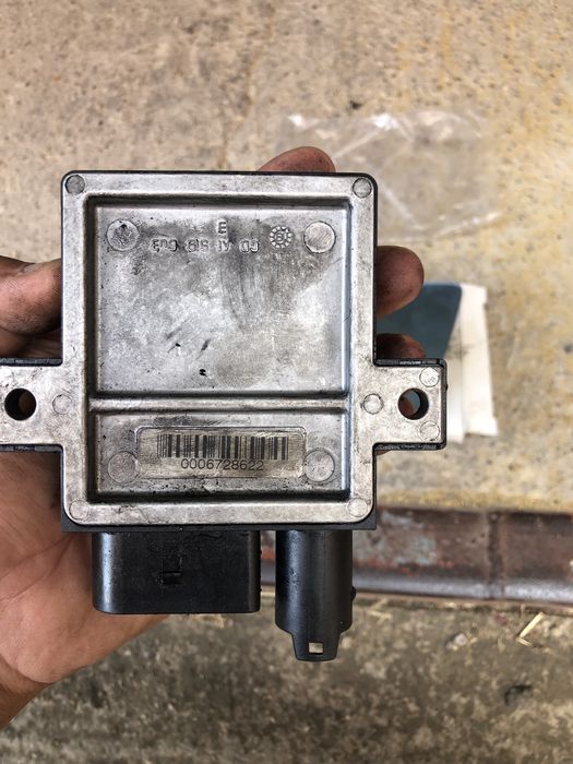 Стъкло за ляво огледало и реле за подгревните свещи