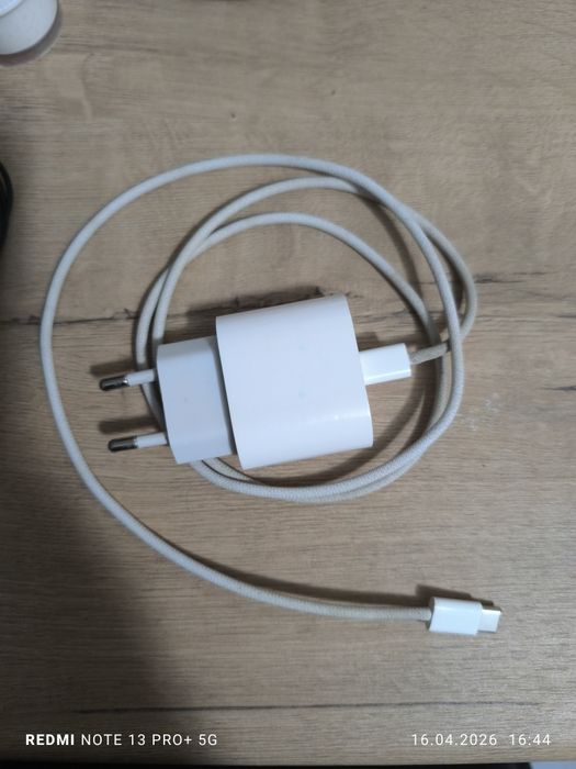 Продам зарядку для Айфона