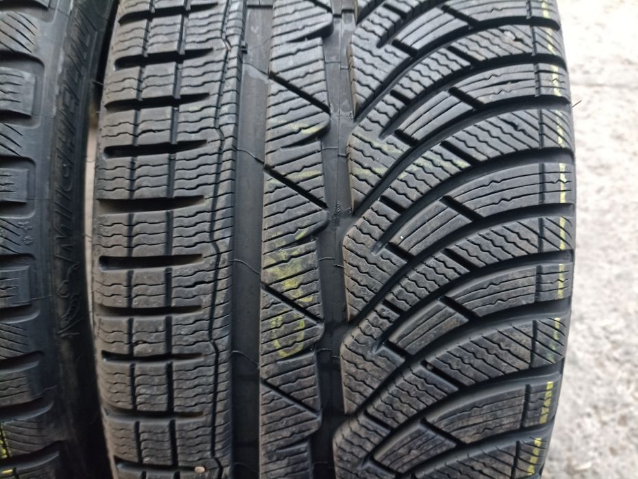 2 anvelope ca si noi Michelin 235/35 R20 dot 3719