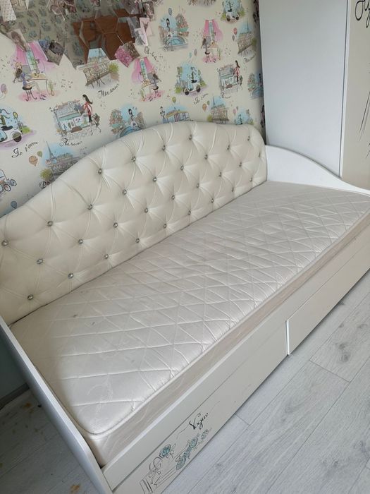 Продам детский гарнитур и прихожая