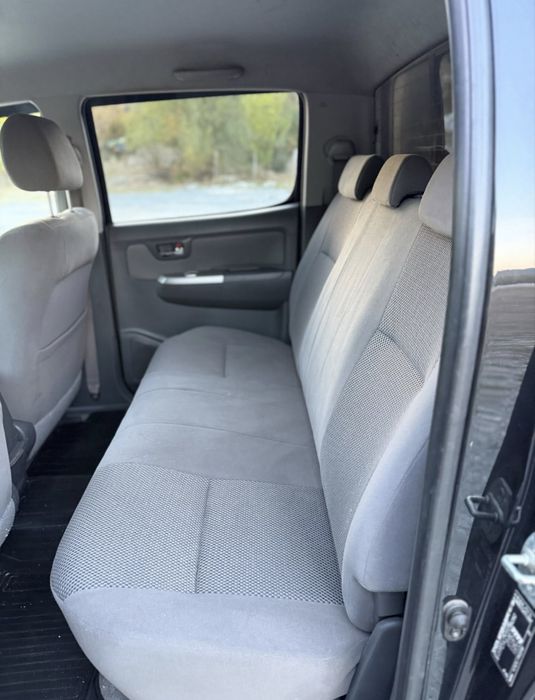 Toyota Hilux  -  2.5 D-4D / 144 cp ~ Blocant spate din fabrica functional