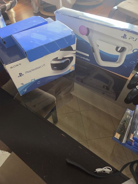 PlayStation 4 Pro + VR + аксесоари + 12 игри