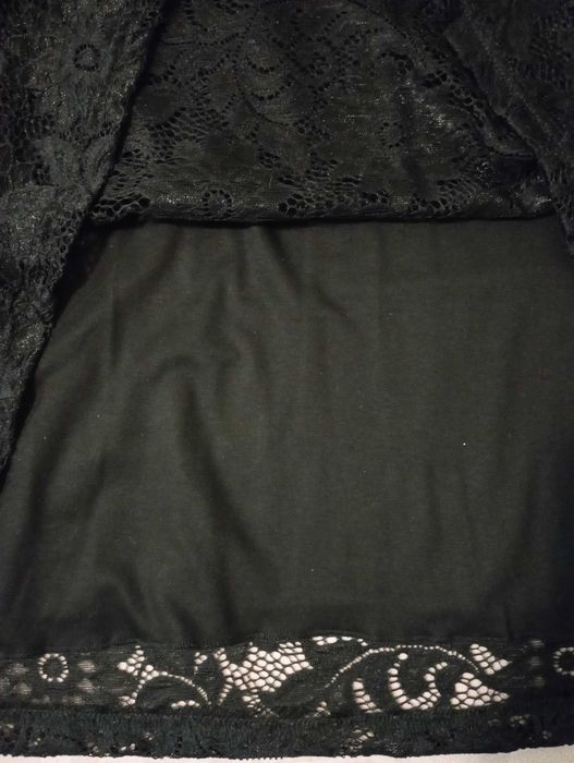 Нова черна дантелена рокля с ръкави