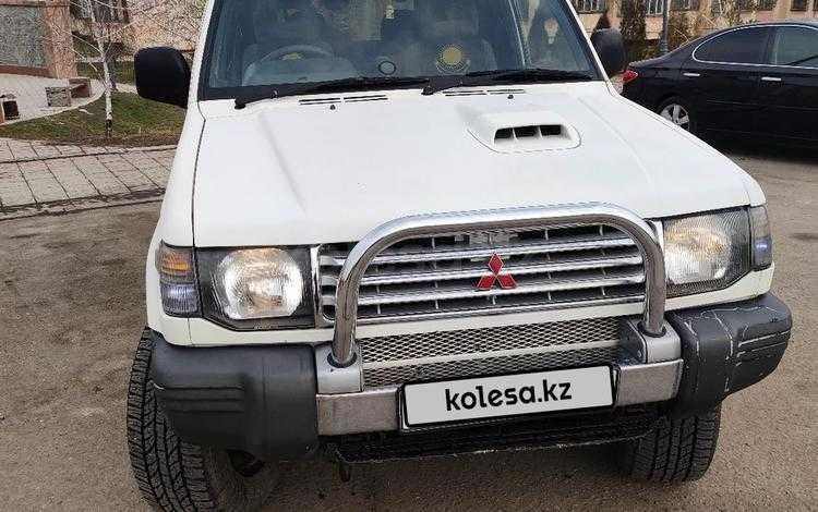 Mitsubishi Pajero 1998 г.