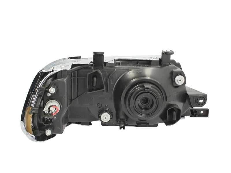 Far Mitsubishi Pajero Sport 1996-2008 - Stanga sau Dreapta