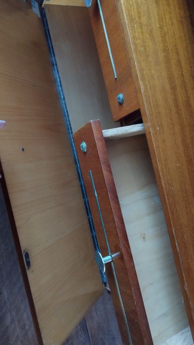 Продам трюмо с зеркалом