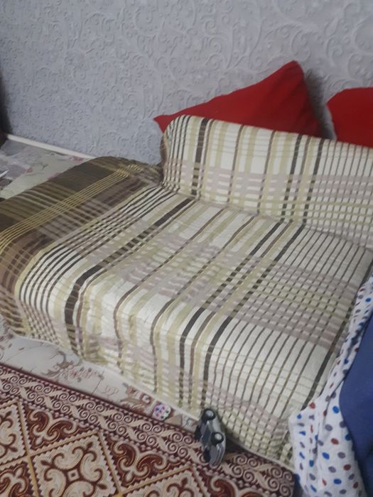 Диван сатылады тез