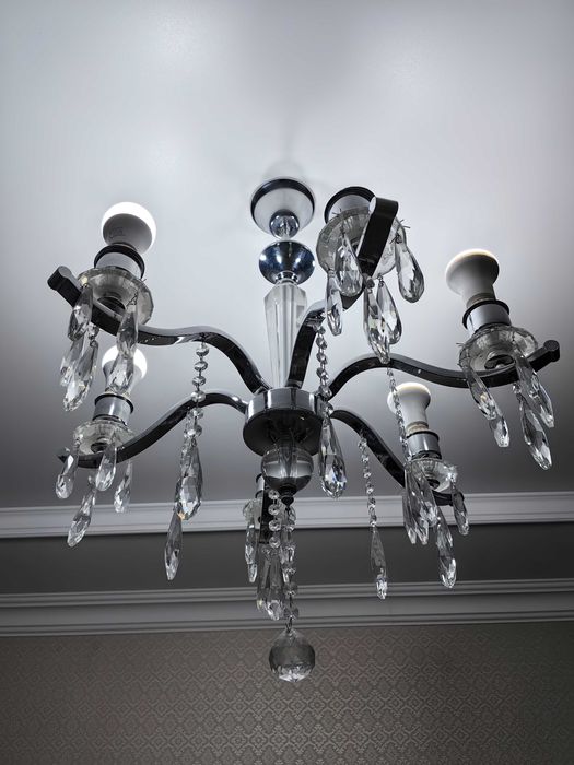 Продаётся люстра в хорошем состоянии