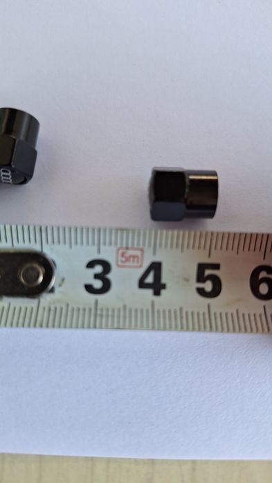 Капачки за вентили на AUDI Mercedes BMW Опел сиви или черни