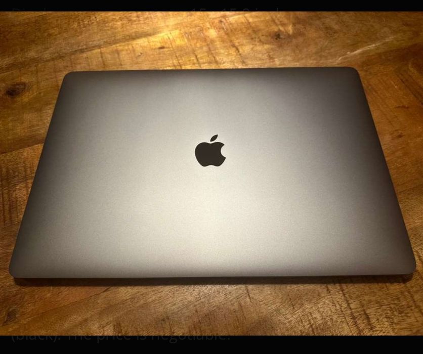 Macbook Pro 15 i7 (с нов екран и клавиатура)