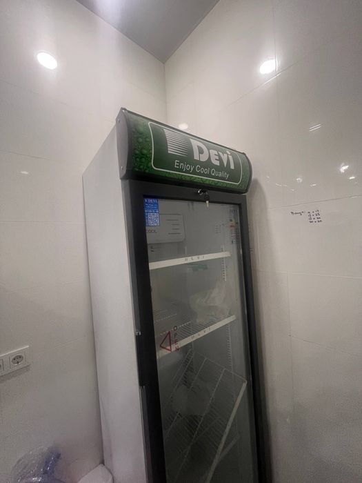 Холодильник продается витрина