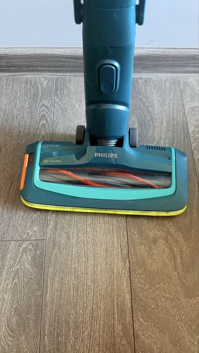 Вертикална прахосмукачка Philips