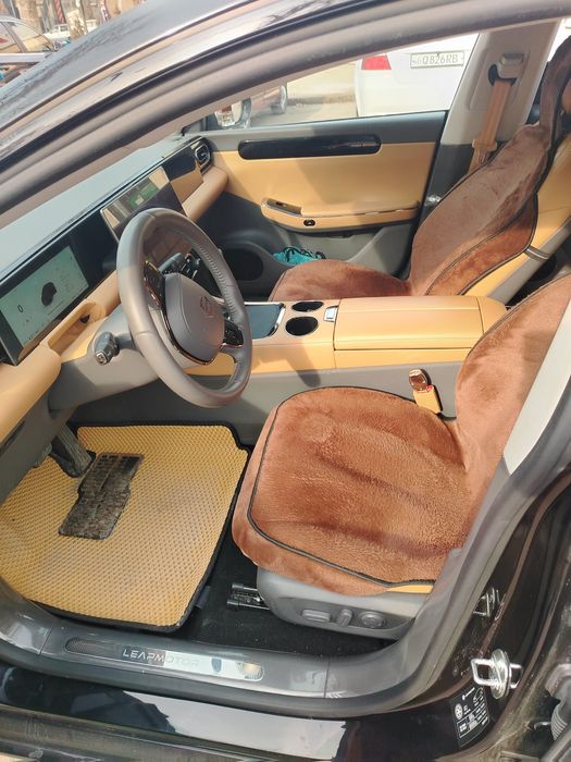 Автомобиль сотилади