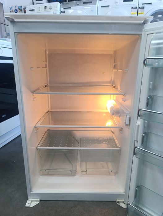 Хладилник за вграждане MIELE