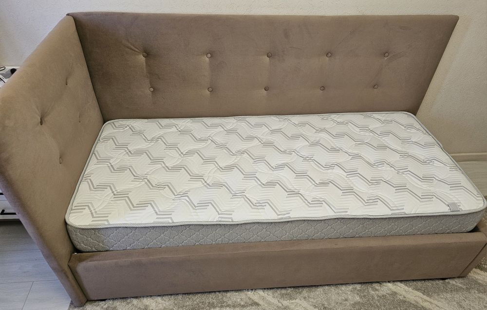 Кровать подростковая