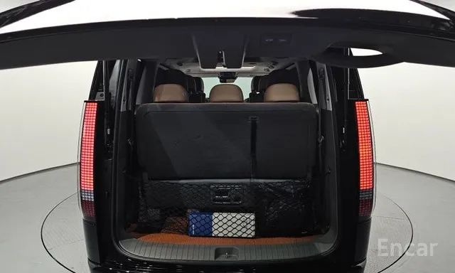 Hyundai Staria Lounge 9 joy