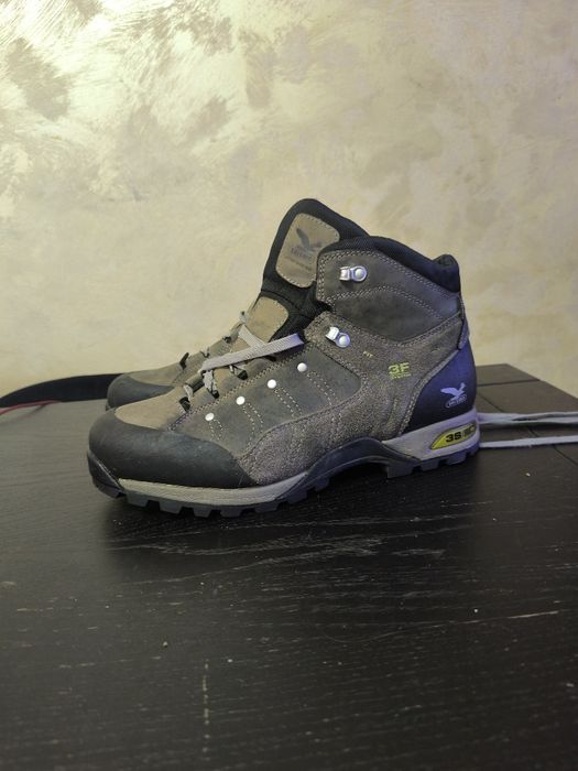 Ghete de munte Salewa,mărimea 45,goretex