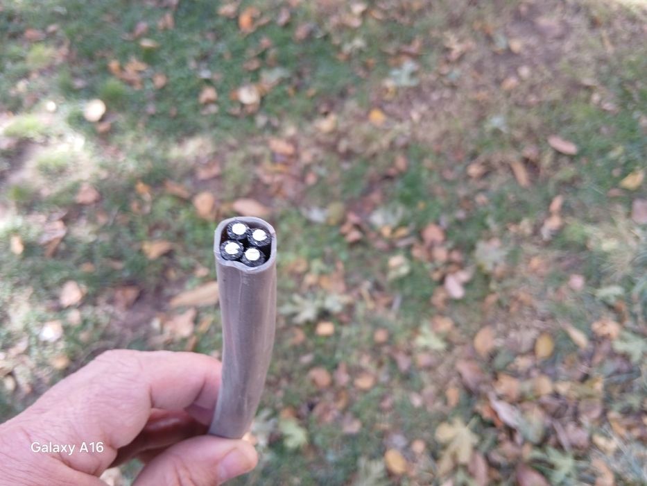 Кабель(4*2.7мм) алюмининиевый.б.у..в идеальн