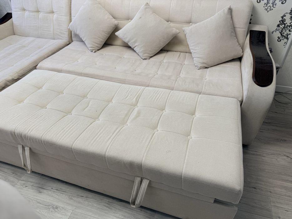 Продаю диван угловой