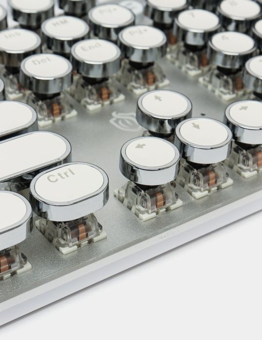 Игровая механическая клавиатура,металическая основа ,с RGB подсветкой.