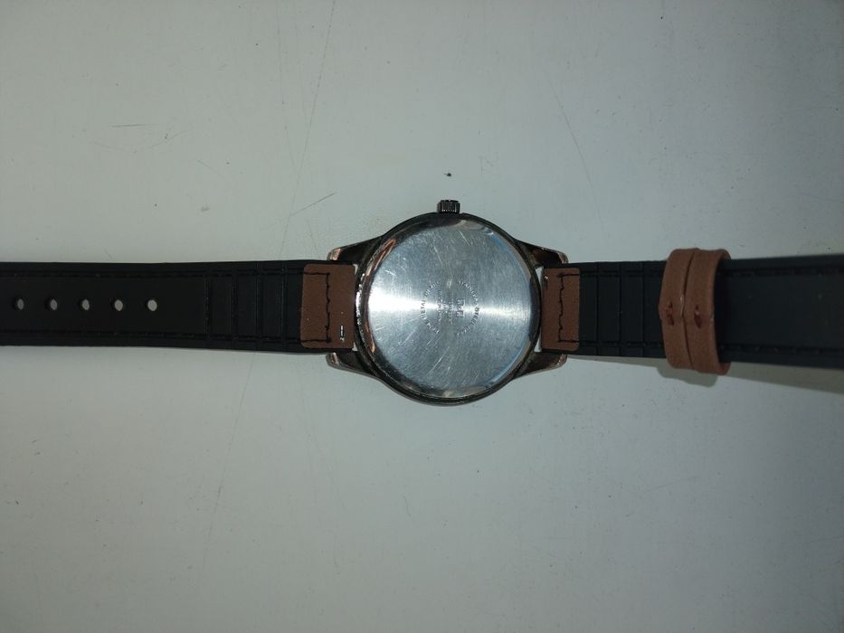 Продаю Часы кварц