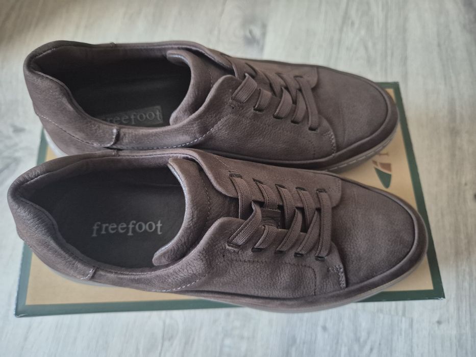 Дамски спортни обувки