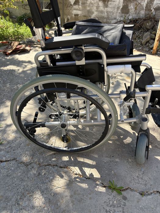 Инвалидная коляска