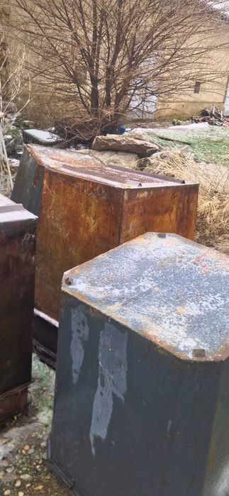 Мусорный контейнер