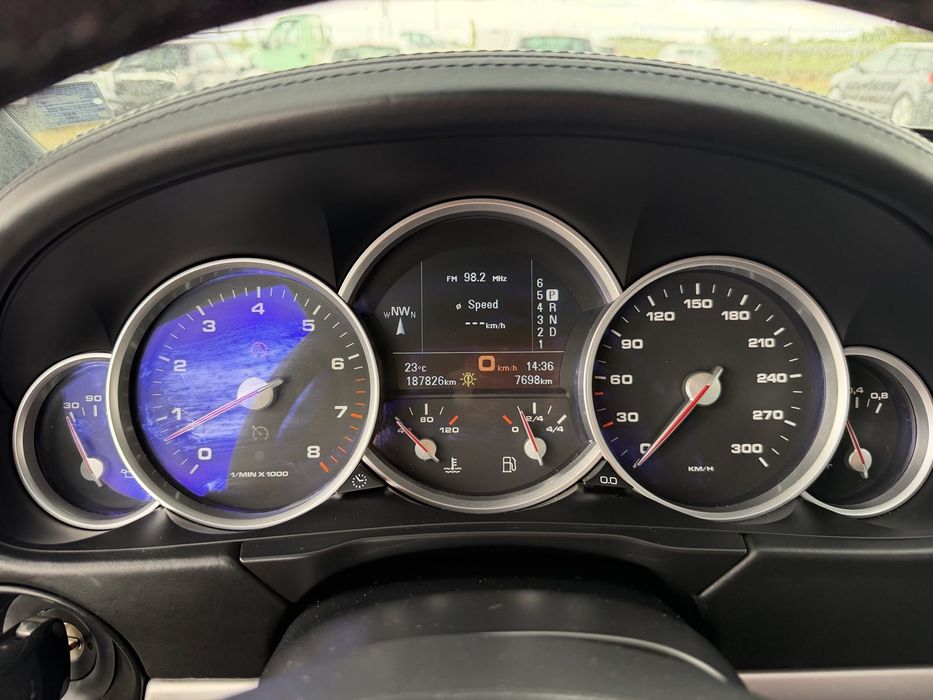 Porsche Cayenne 4500 turbo