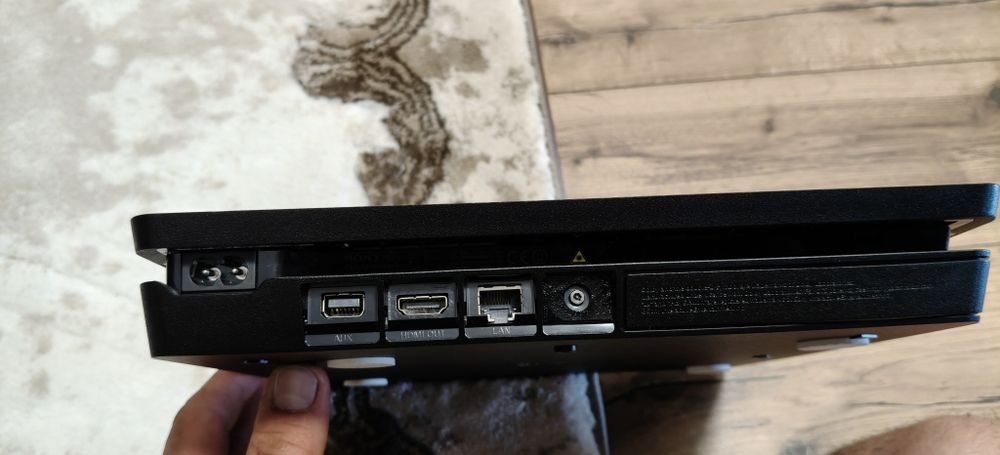 PS 4 cu doua manete