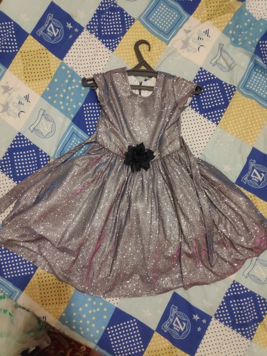 Продам платья детские