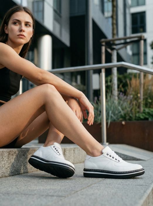 Продам кроссовки шью сам обучаю