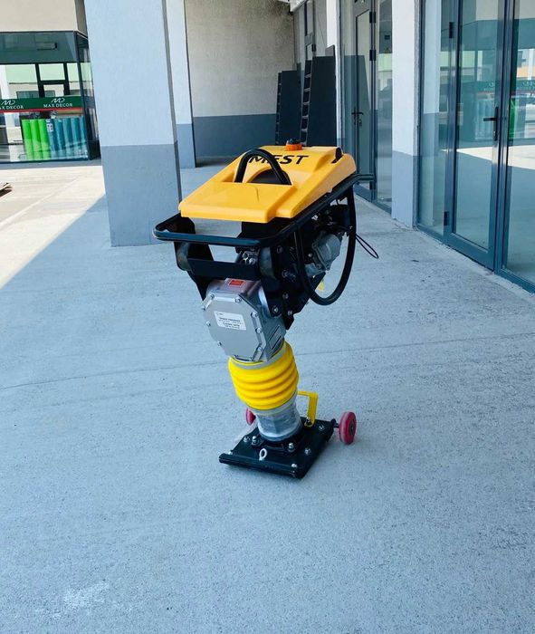 Вибротрамбовка HSR110 с бензиновым двигателем