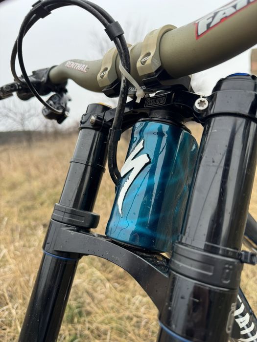 Продавам рамка Specialized Demo Race