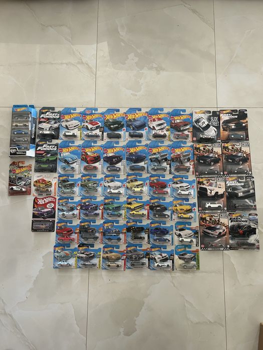 Колекционные модели машин Hot Wheels