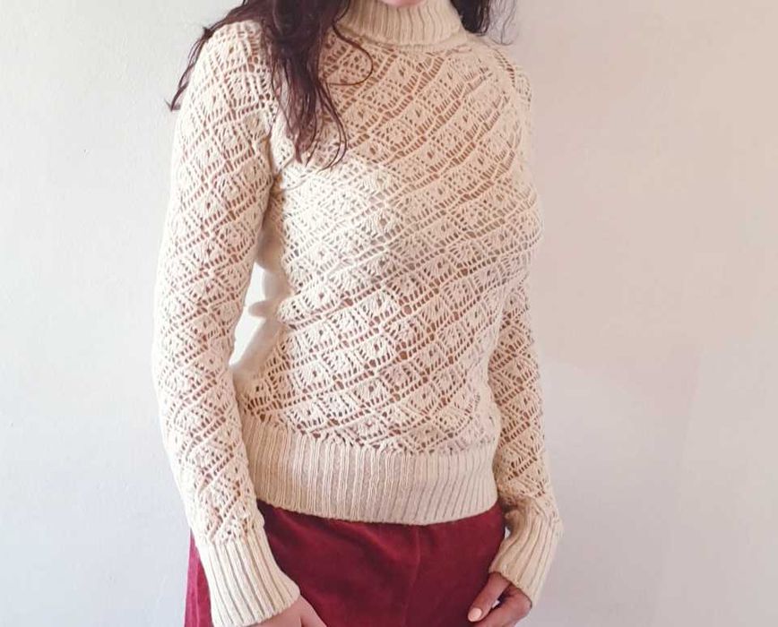 Дамско ръчно плетено поло