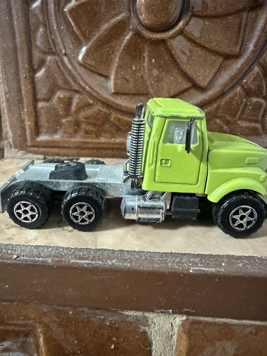 2 machete camion