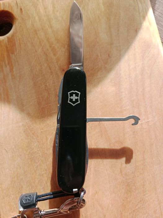 Victorinox Deluxe Tinker.