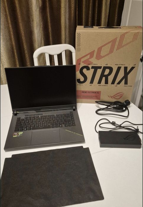 Laptop Gaming Asus ROG Strix G16