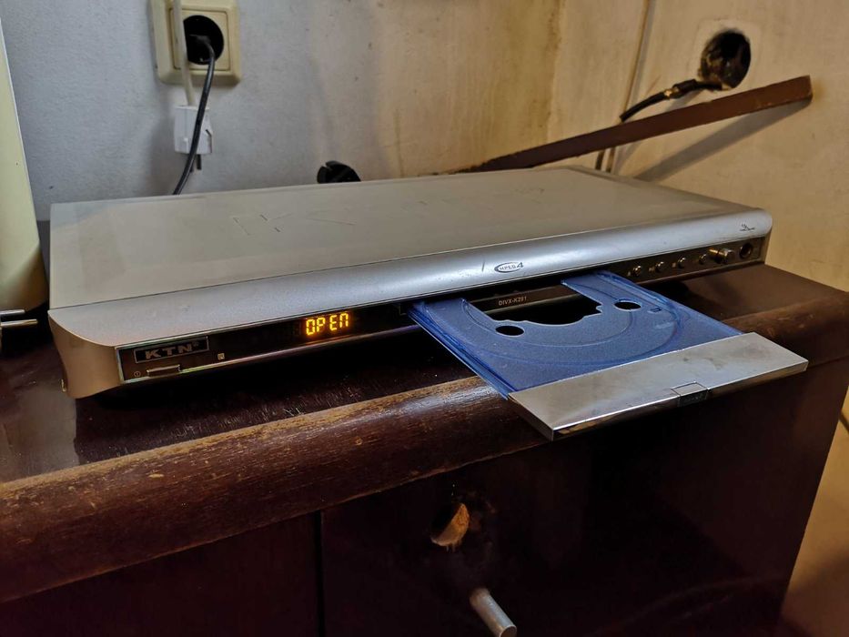 Работещо DVD с дистанционно