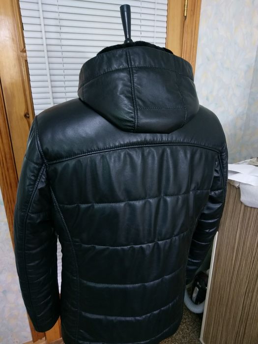 Продам кожаный пуховик 52разм