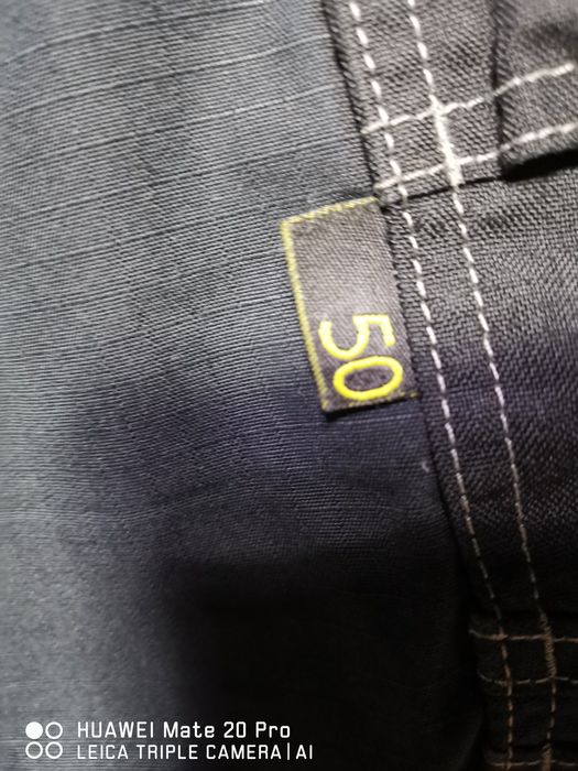 Snickers номер 50, модел 3023.