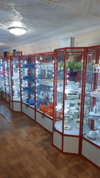 Продам шкафы (витрины)