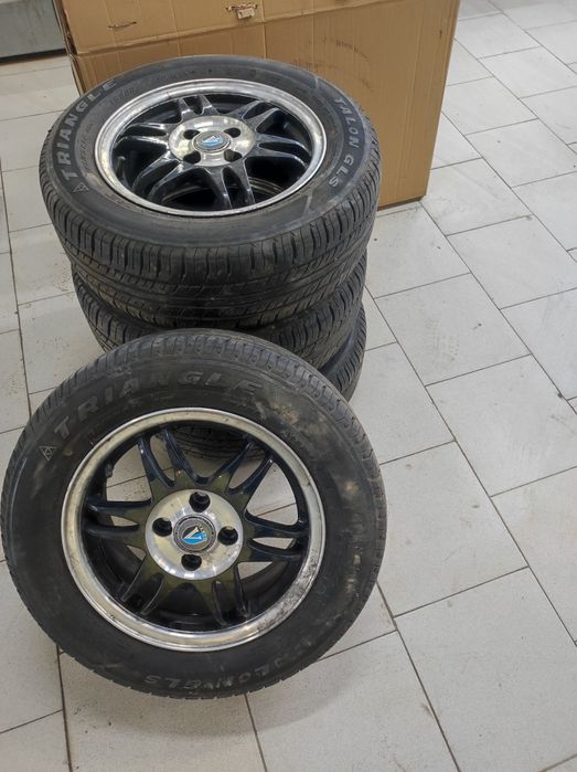 Продам летнию резину Triangle с дисками