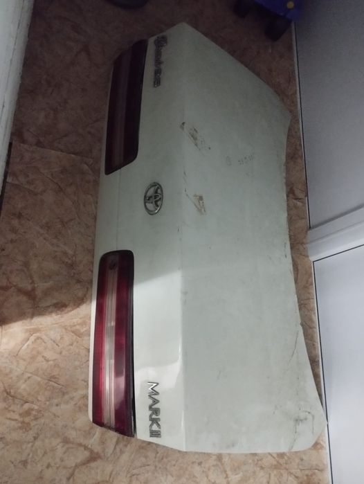 Продам крышку багажника