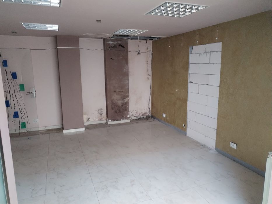 Apartament 3 camere/spatiu comercial