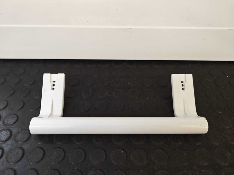 Maner frigider , combina frigorifica Beko Arctic , alb 21.5 cm intre gauri /C158