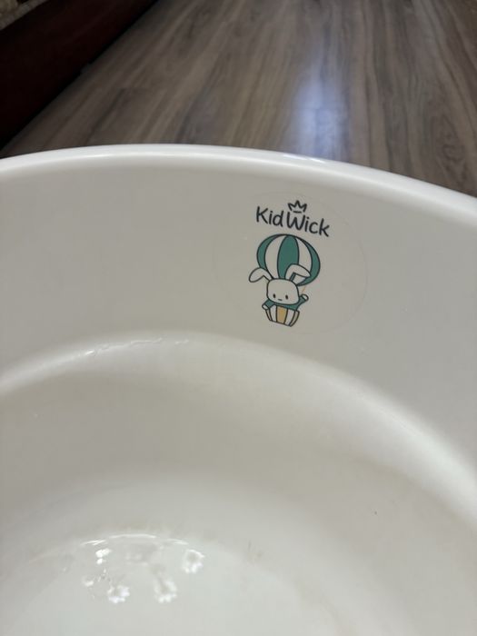 Продам ваночку с горкой Kidwick