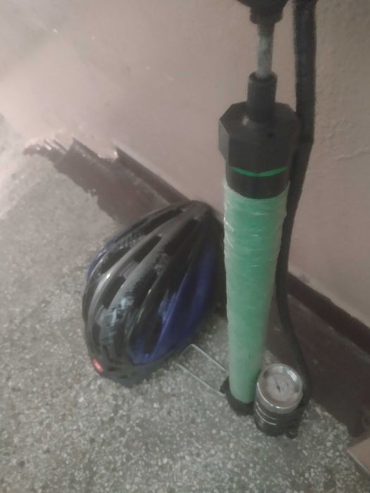 Vand bicicleta varsta 10 - 16 ani .